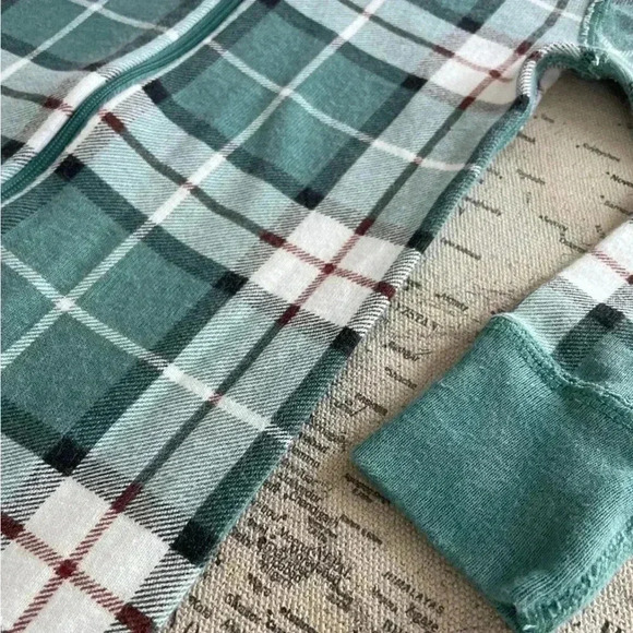 HA Green Plaid Pajamas Size 2T - Picture 3 of 4